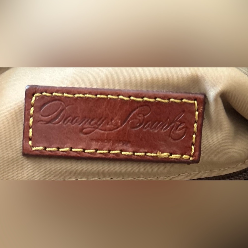 Dooney and Bourke handbag - Picture 10 of 10